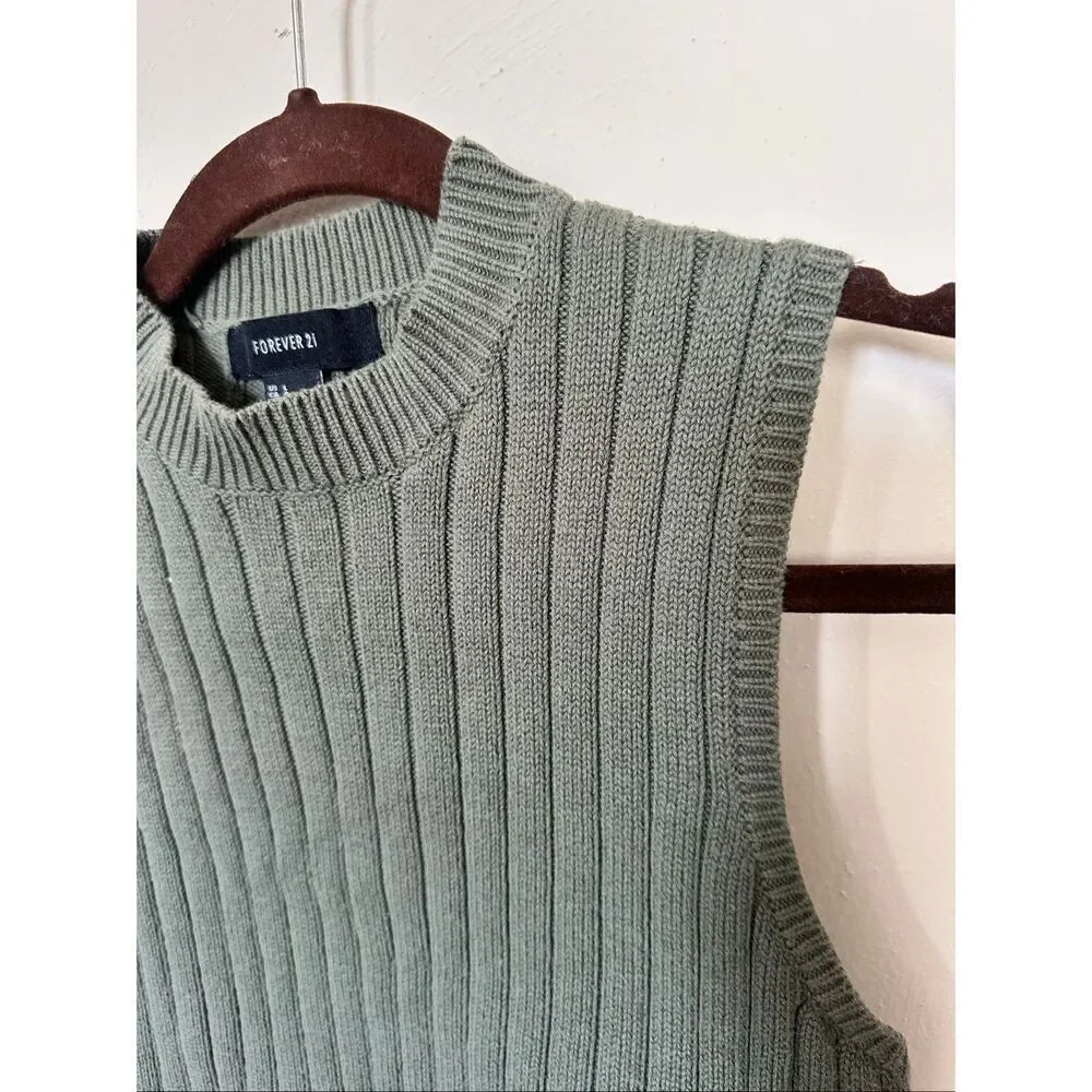 Forever 21 Sage Green Ribbed Knit Sleeveless Crop Sweater Vest - Size Large